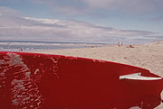 Surfbrett am Starnd (©Foto. Martin Schmitz)